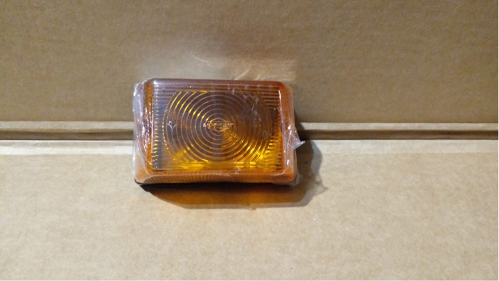 Faro lateral rect. base plana 1 polo ambar i/d - Imagen principal