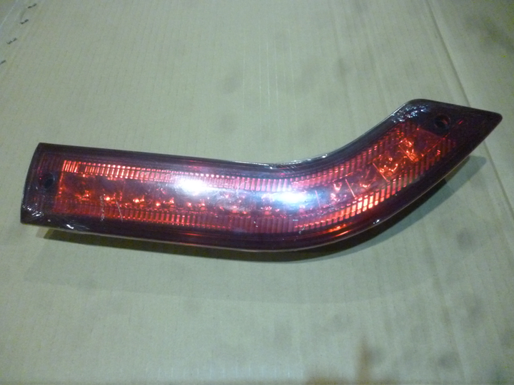 Faro trasero posicion/freno rojo  24v izq - Imagen principal