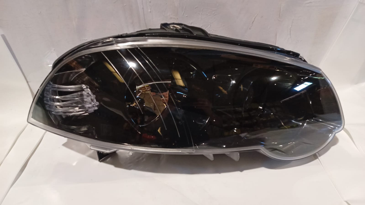 Semioptica fondo negro, cañones negros der - Imagen principal