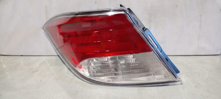 Faro trasero bicolor rojo/cristal izq - Imagen principal