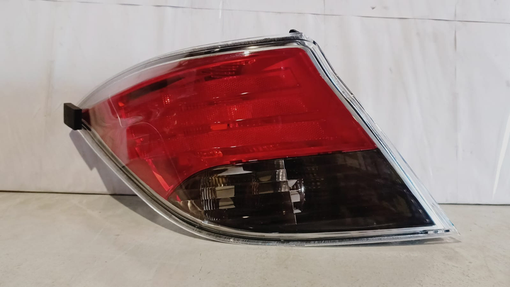 Faro trasero bicolor rojo/fume izq - Vista 2