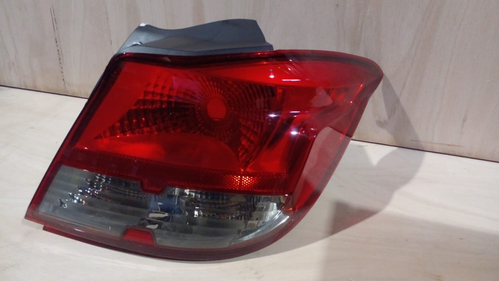 Faro trasero bicolor izq - Imagen principal