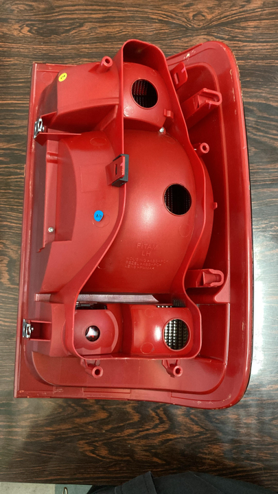 Faro trasero tipo "val" izq - Vista 2