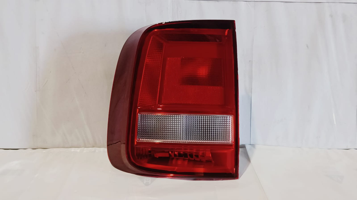 Faro trasero modelo mas oscuro cross izq - Imagen principal