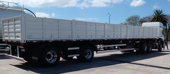 Semi con barandas 14500mm 8pinos 1+1e susp.neum ebs-balanza - Imagen principal