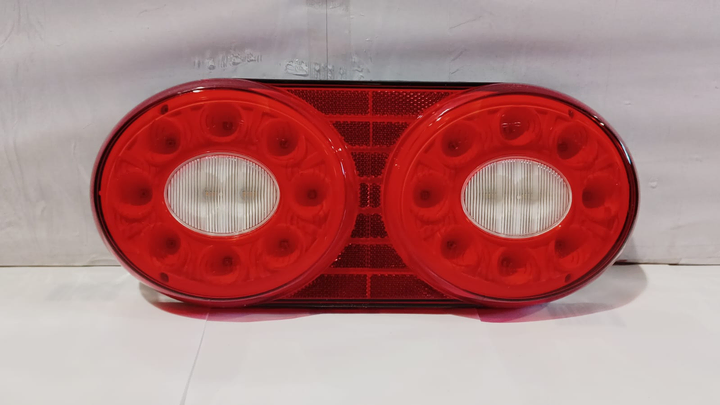 Faro trasero style iii pris 12/24v branca i/d - Imagen principal